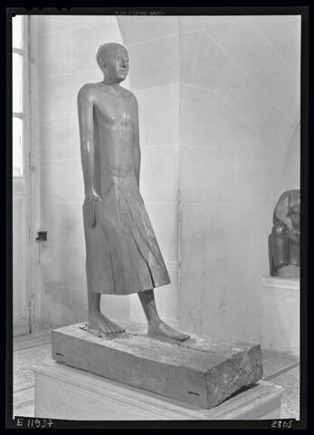 statue, image 2/3